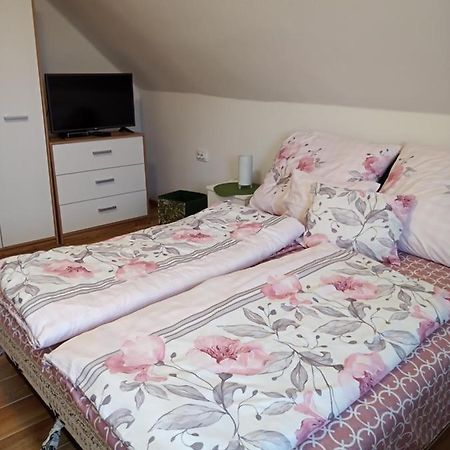 Borostyan Vendeghaz Apartment Balatonkeresztur Exterior photo