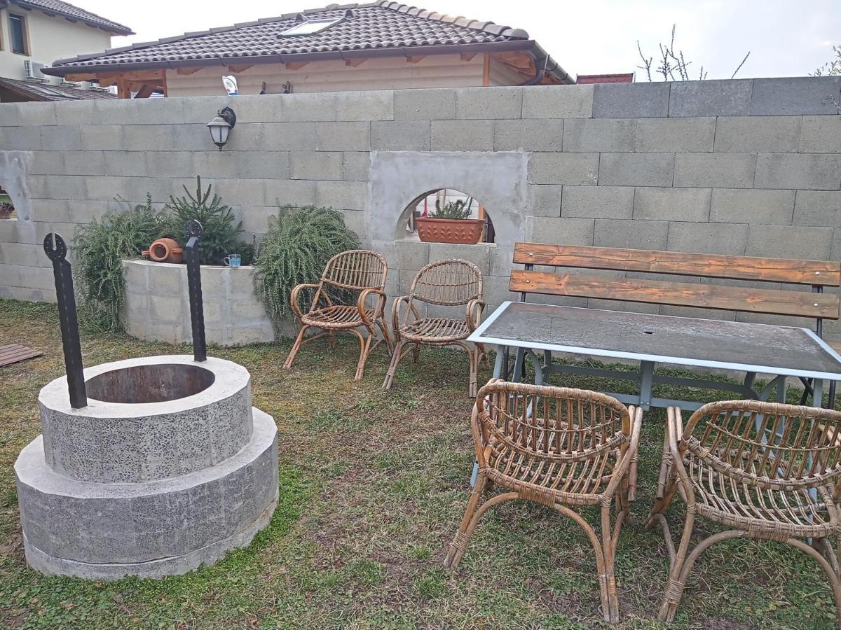 Borostyan Vendeghaz Apartment Balatonkeresztur Exterior photo